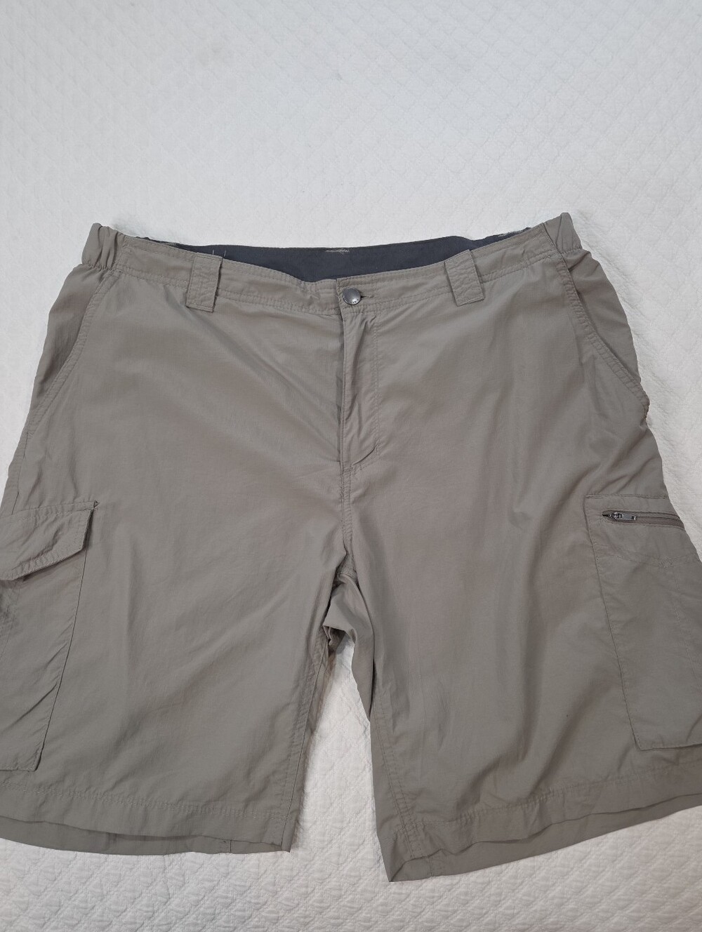 Columbia Men's Hiking Cargo Shorts Size 38 Tan 11" Inseam Outdoor Gorpcore